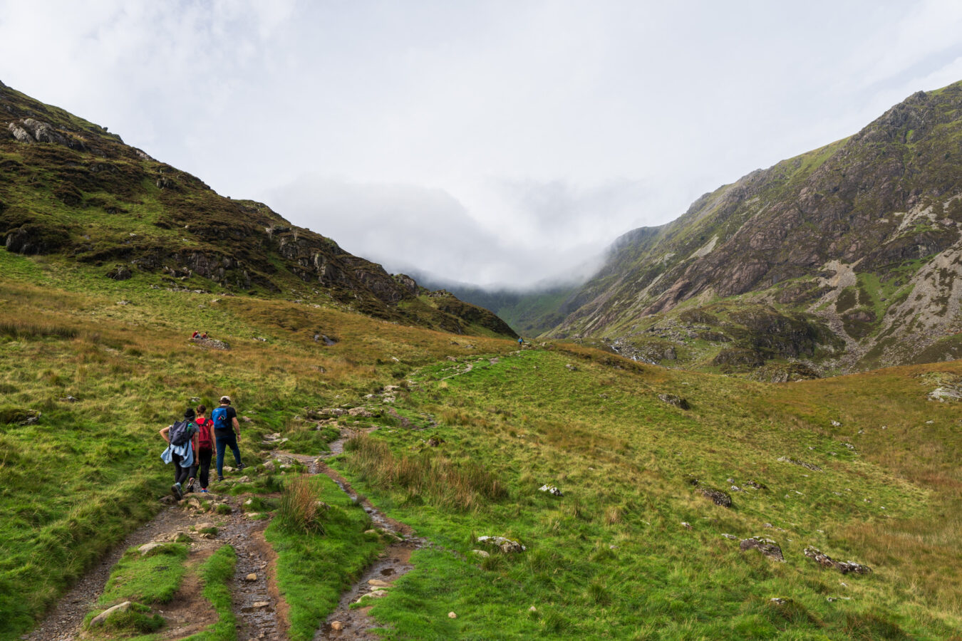 Walking towards Llyn Cau