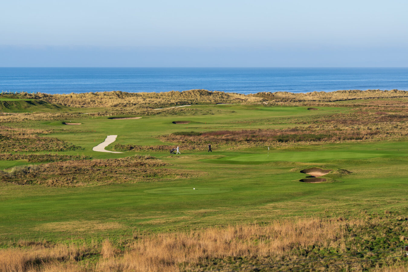 Aberdyfi golf course with sea in the background