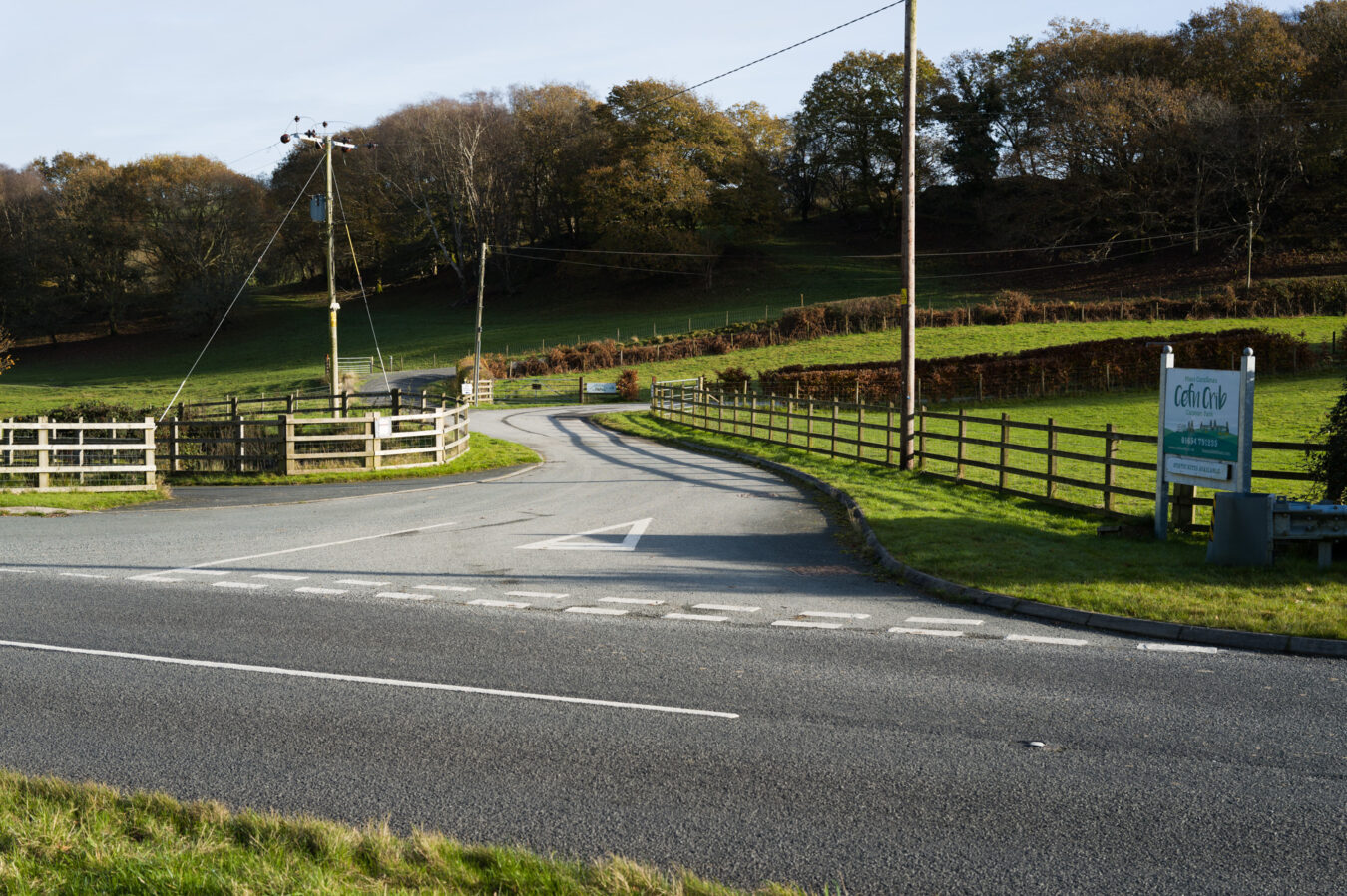 Crossing towards the Cefn Crib caravan park.