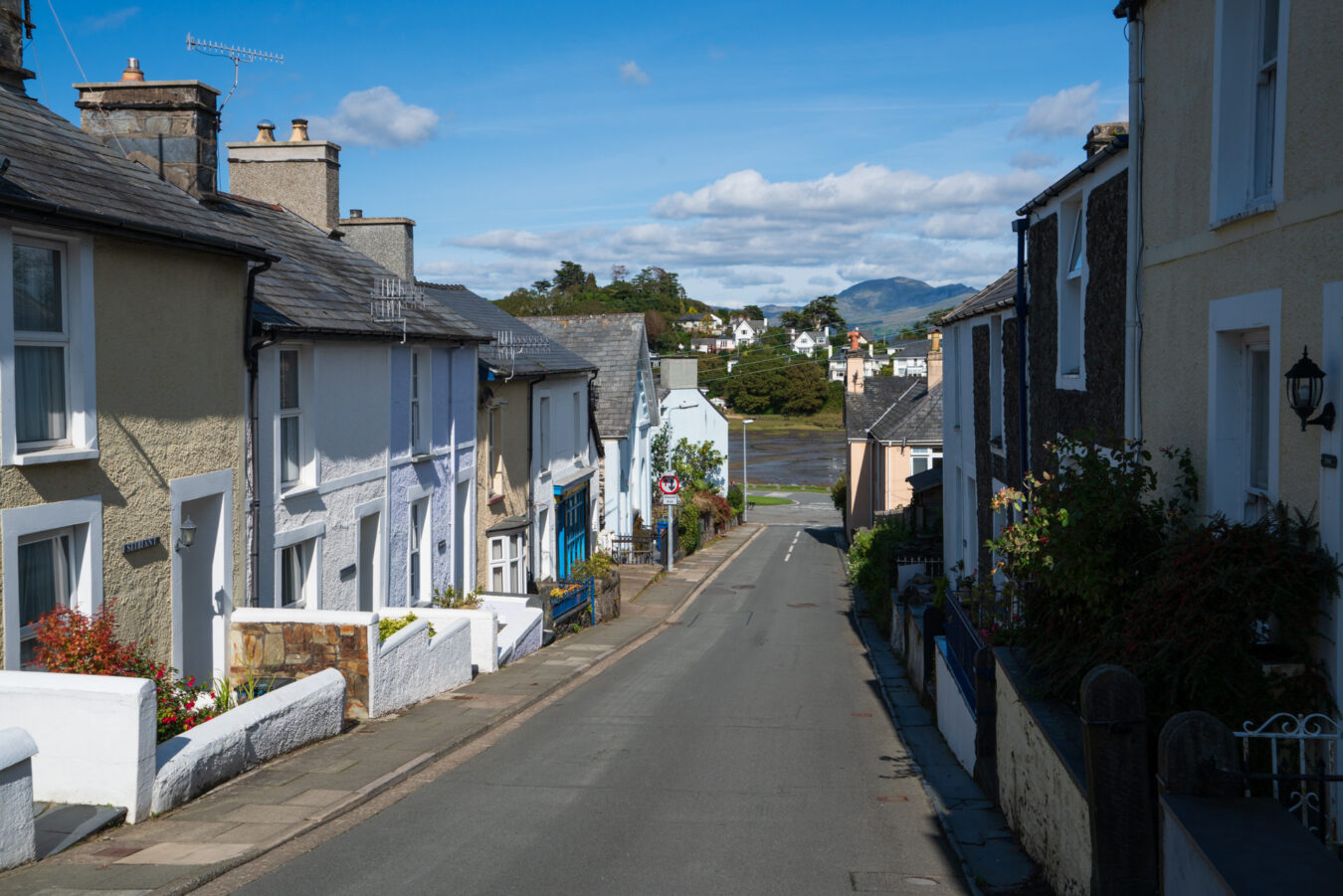 Street in Borth Y Gest