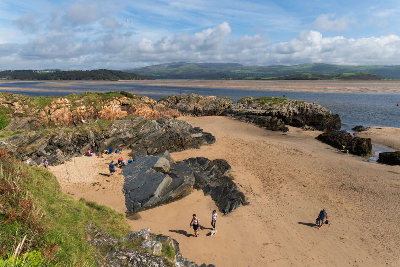 Golden sandy beach in Borth Y Gest