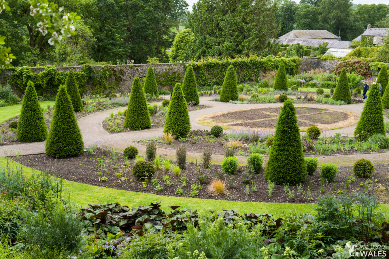 Aberglasney Gardens
