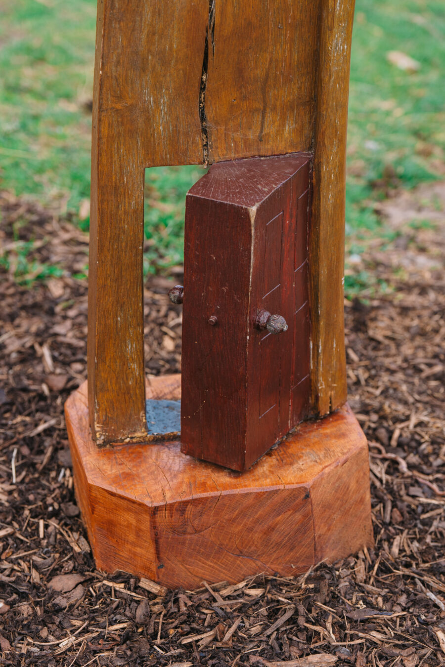 Rabbit hole door (Alice Trail, Llandudno)