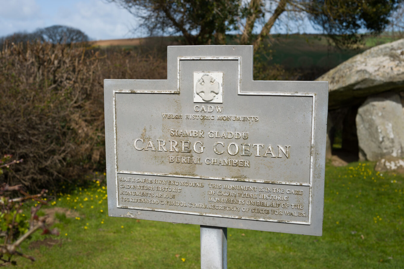 Carreg Coetan Arthur sign