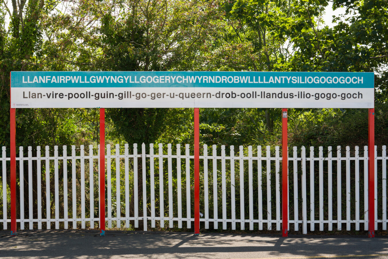 Llanfairpwllgwyngyllgogerychwyrndrobwllllantysiliogogogoch sign at the train station
