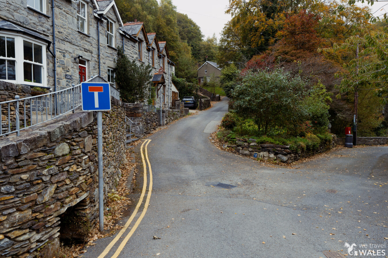 Dead-end road in Bontddu